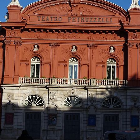 Al Teatro Rooms Bari Buitenkant foto