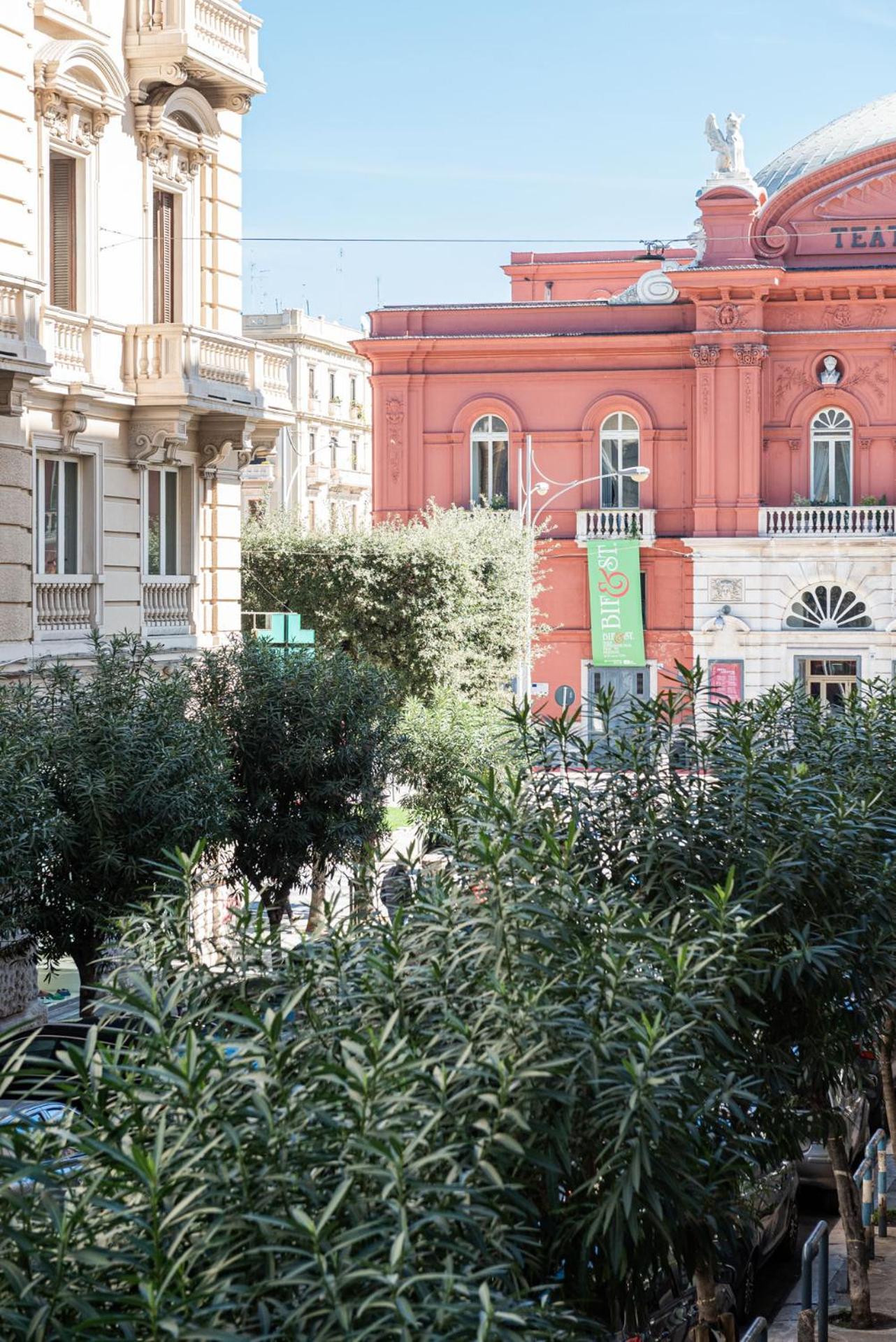 Al Teatro Rooms Bari Buitenkant foto